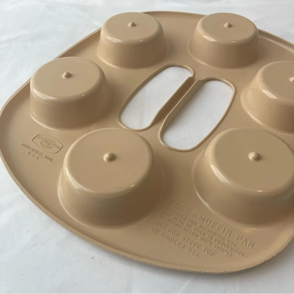Nordic Ware Microwave Eggs N' Muffin Pan Brown Non Stick Easy Cleanup Vintage
